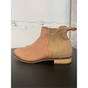 TOMS Ella Chelsea Ankle Boots Women's 7.5 Tan Brown Leather Teddy Sherpa Pull On